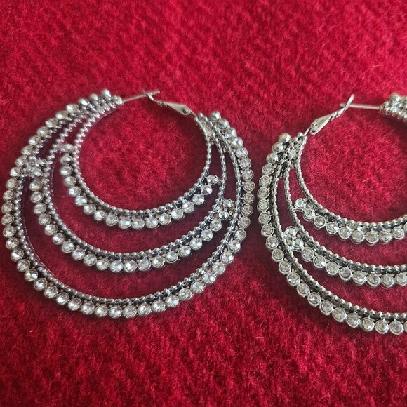 Large silver hoop earrings with diamond stones - Picture 1 of 2